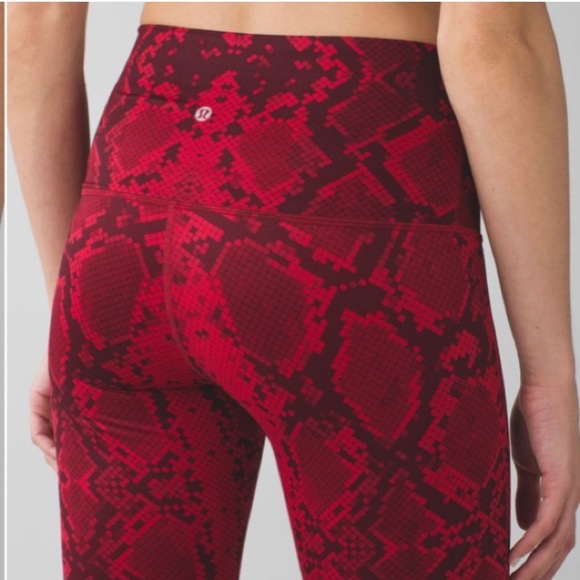 Lululemon high rise, full length - great condition! - Picture 3 of 3